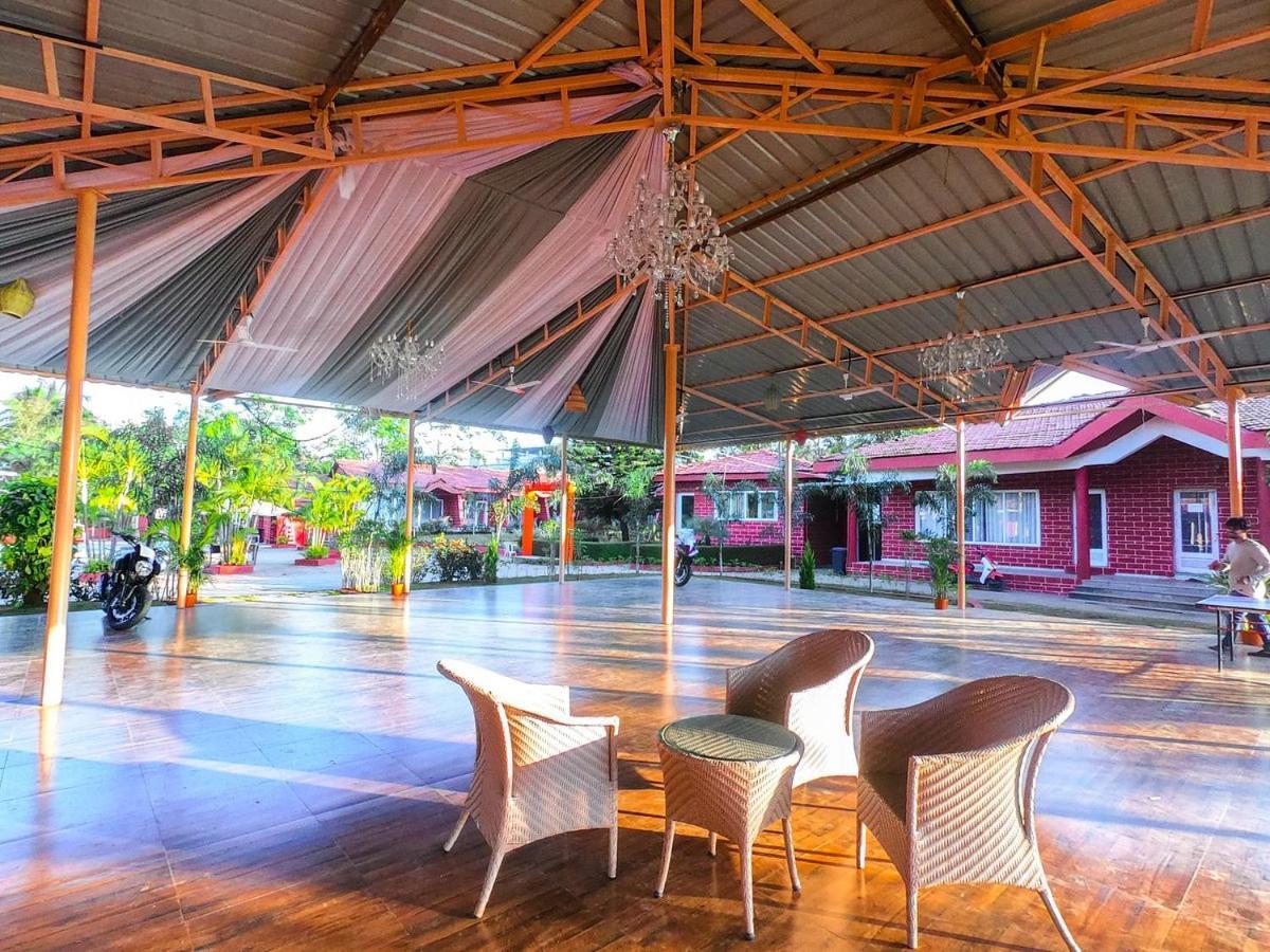 Whispering Woods Resort Лонавала Екстериор снимка