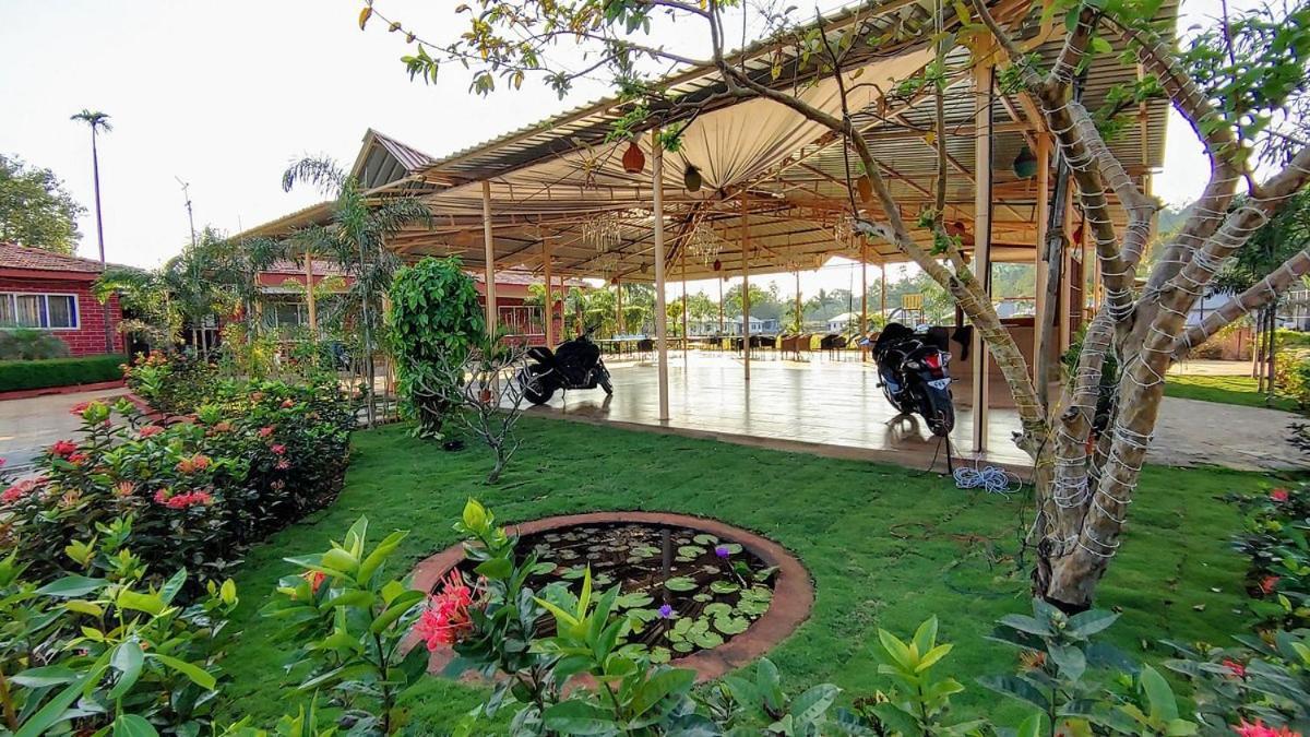 Whispering Woods Resort Лонавала Екстериор снимка