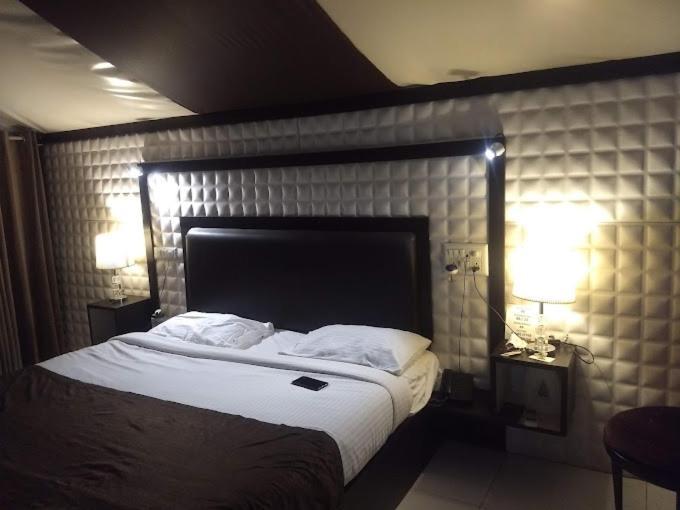 Whispering Woods Resort Лонавала Екстериор снимка